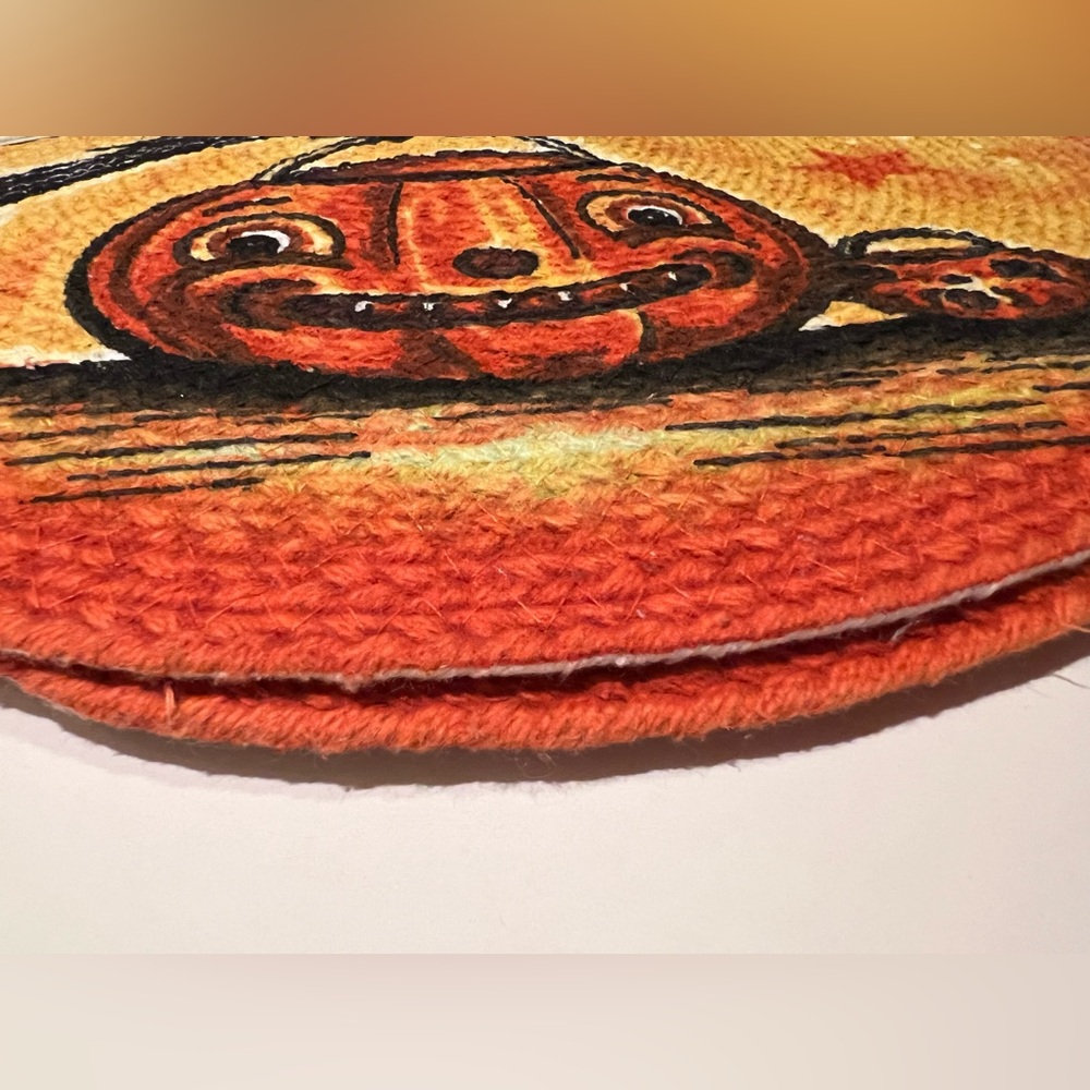 NWT JOHANNA PARKER ROUND HALLOWEEN PLACEMATS. - Picture 8 of 12